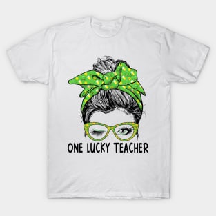 One Lucky Teacher Messy Bun St Patricks Day T-Shirt